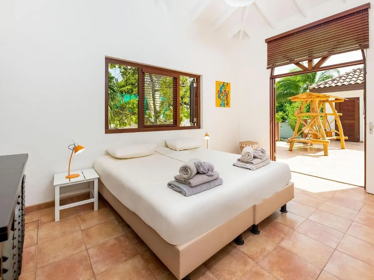 Charming Holiday Villa In Jan Thiel With Pool